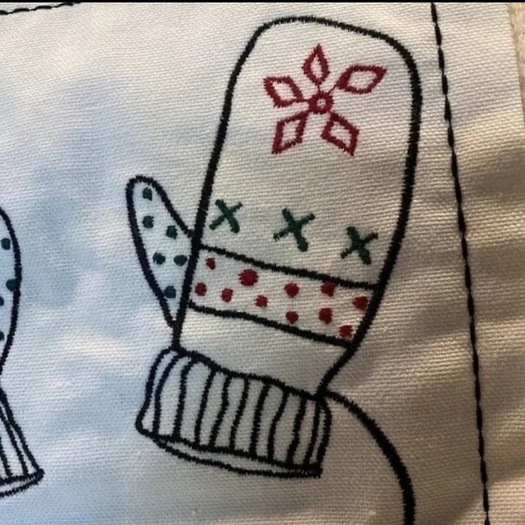 NWT RAE DUNN FAUX MOHAIR THROW BLANKET PATCH WINTER MITTENS CHRISTMAS FA LA LA - Picture 7 of 8